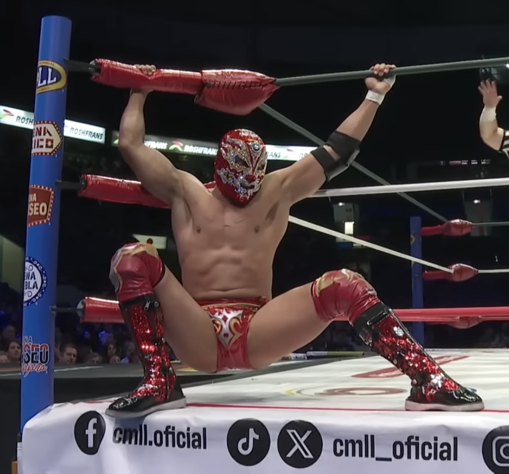 titán holding on to ropes