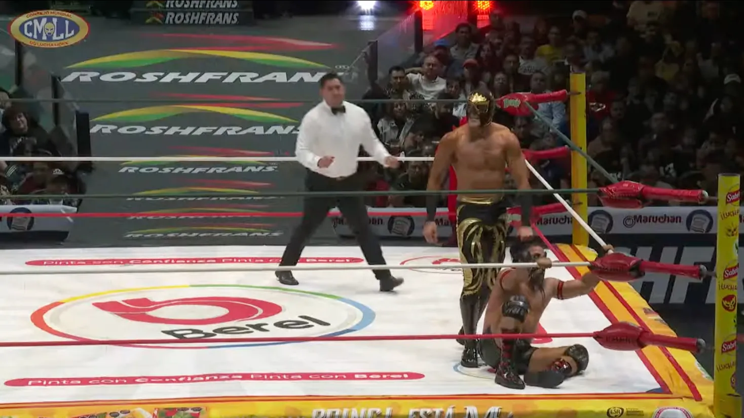 soberano grabbing bandido's hair