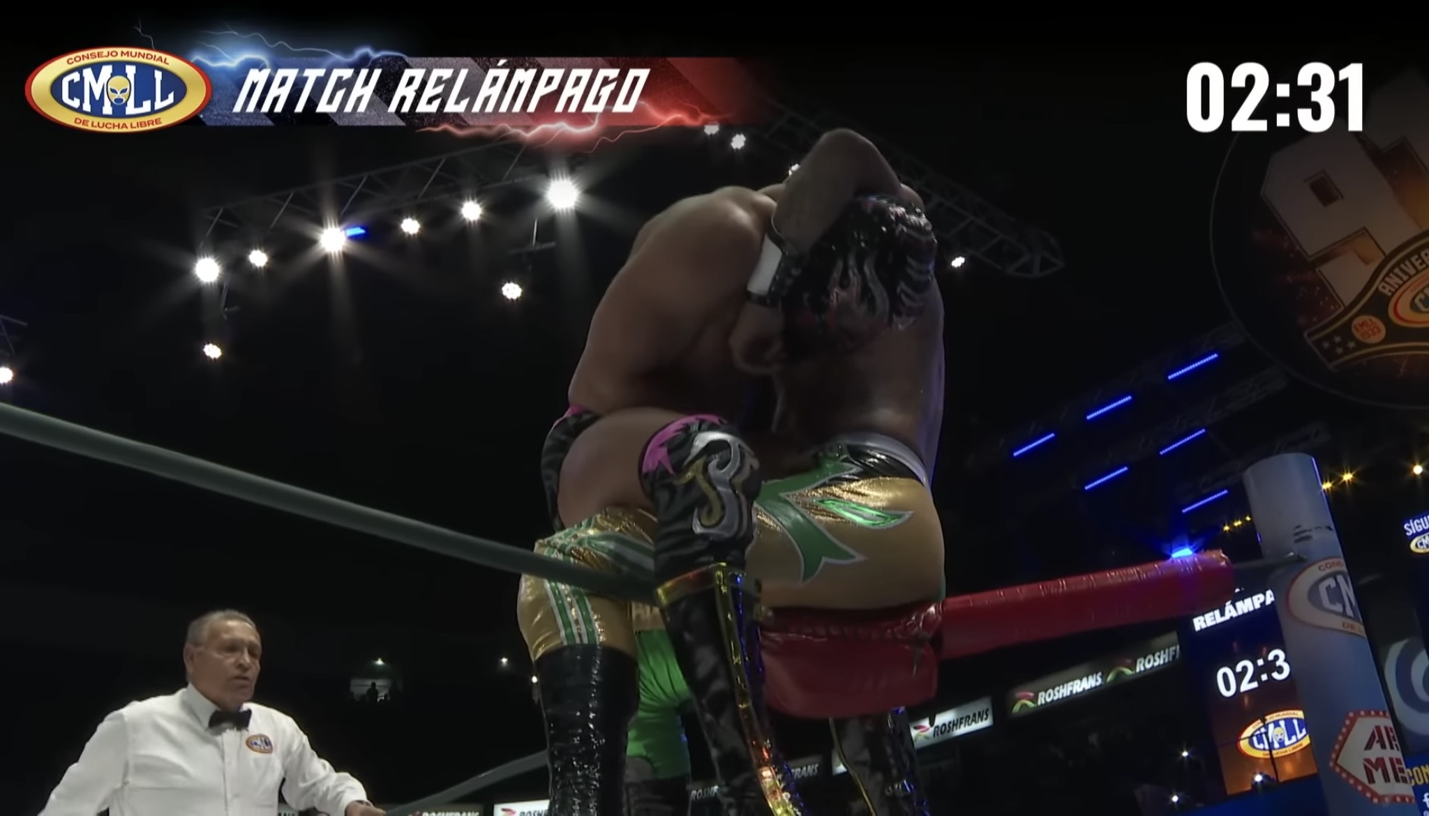 titán & templario on turnbuckle