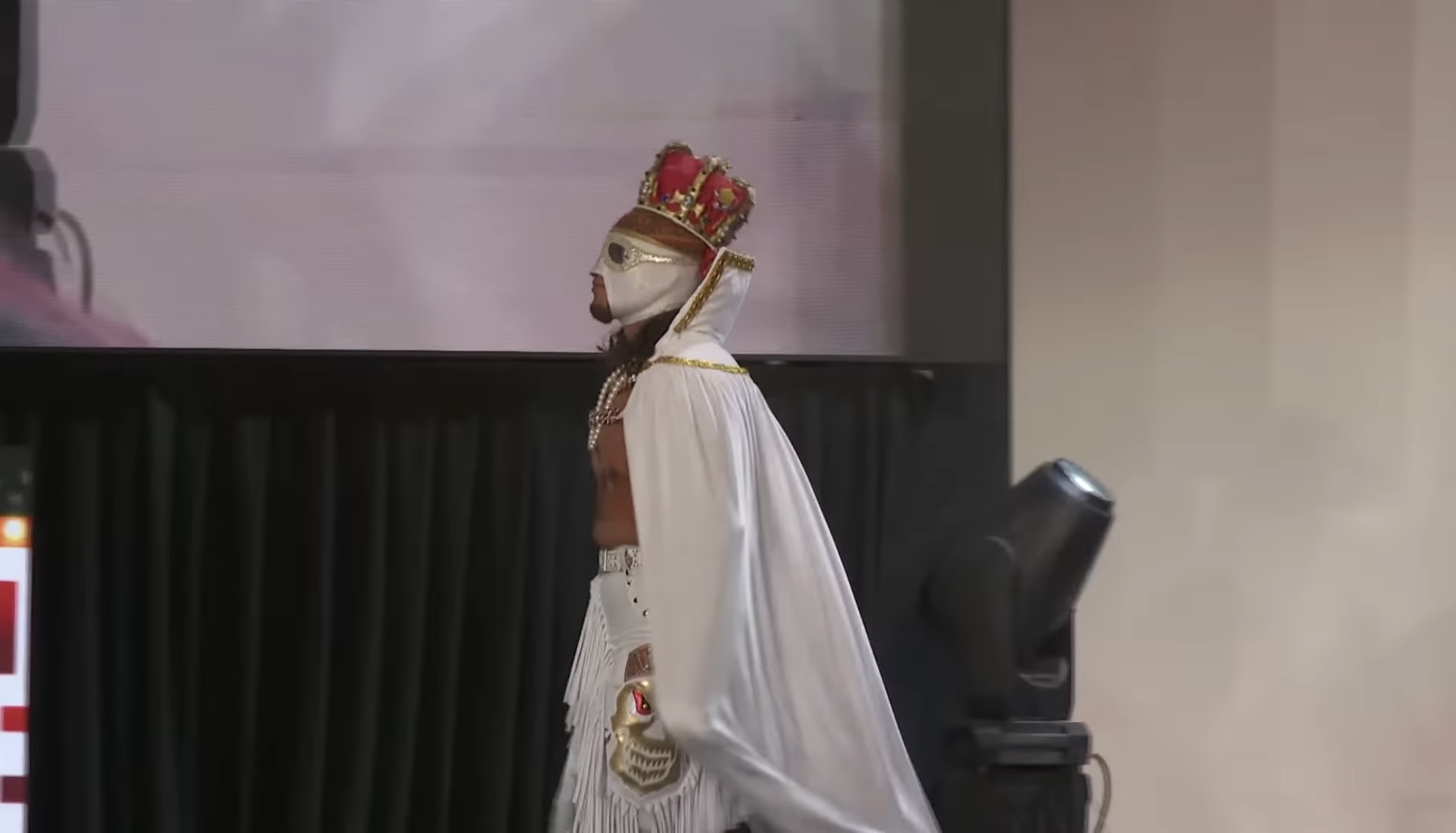 zandokan jr. wearing crown